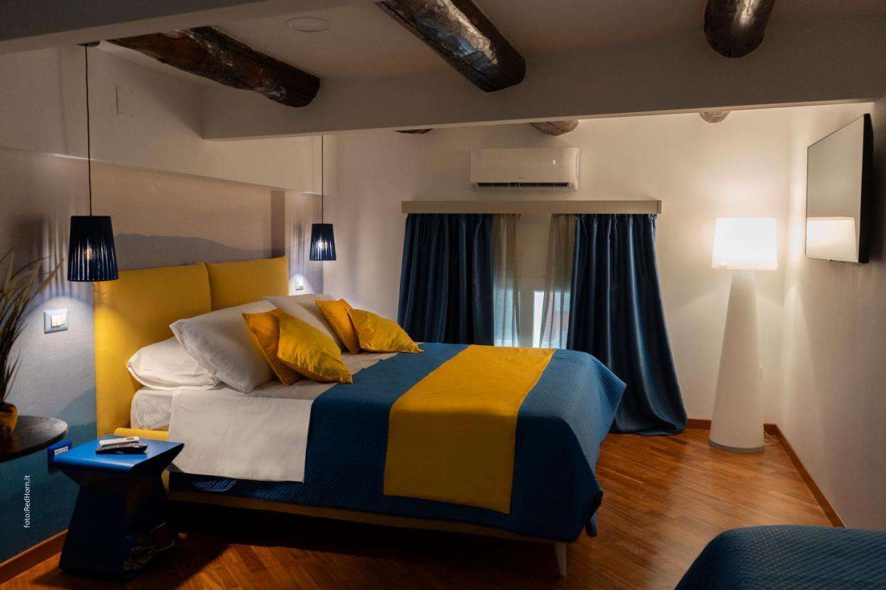 Two Rooms Chiaia 37 Νάπολη Εξωτερικό φωτογραφία