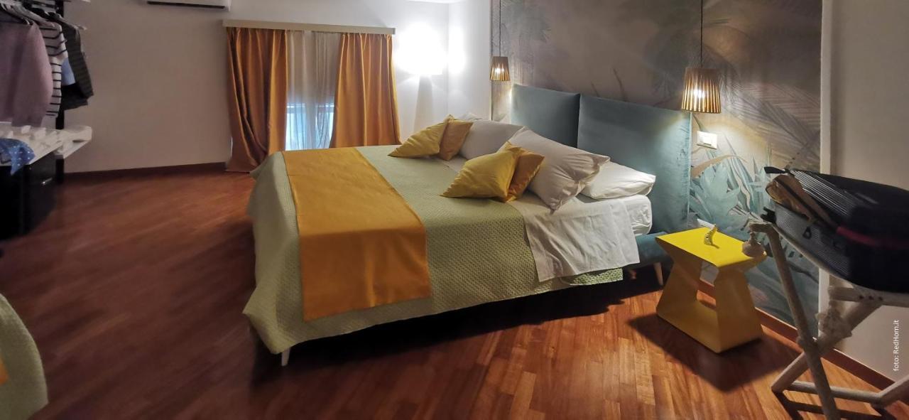 Two Rooms Chiaia 37 Νάπολη Εξωτερικό φωτογραφία